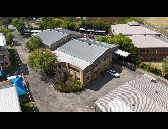 615M² WAREHOUSE TO LET IN KYALAMI